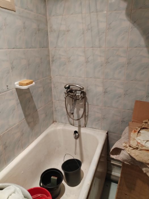 Продам 2х комнатну вул Мухиной 6 ( район Дружбы)