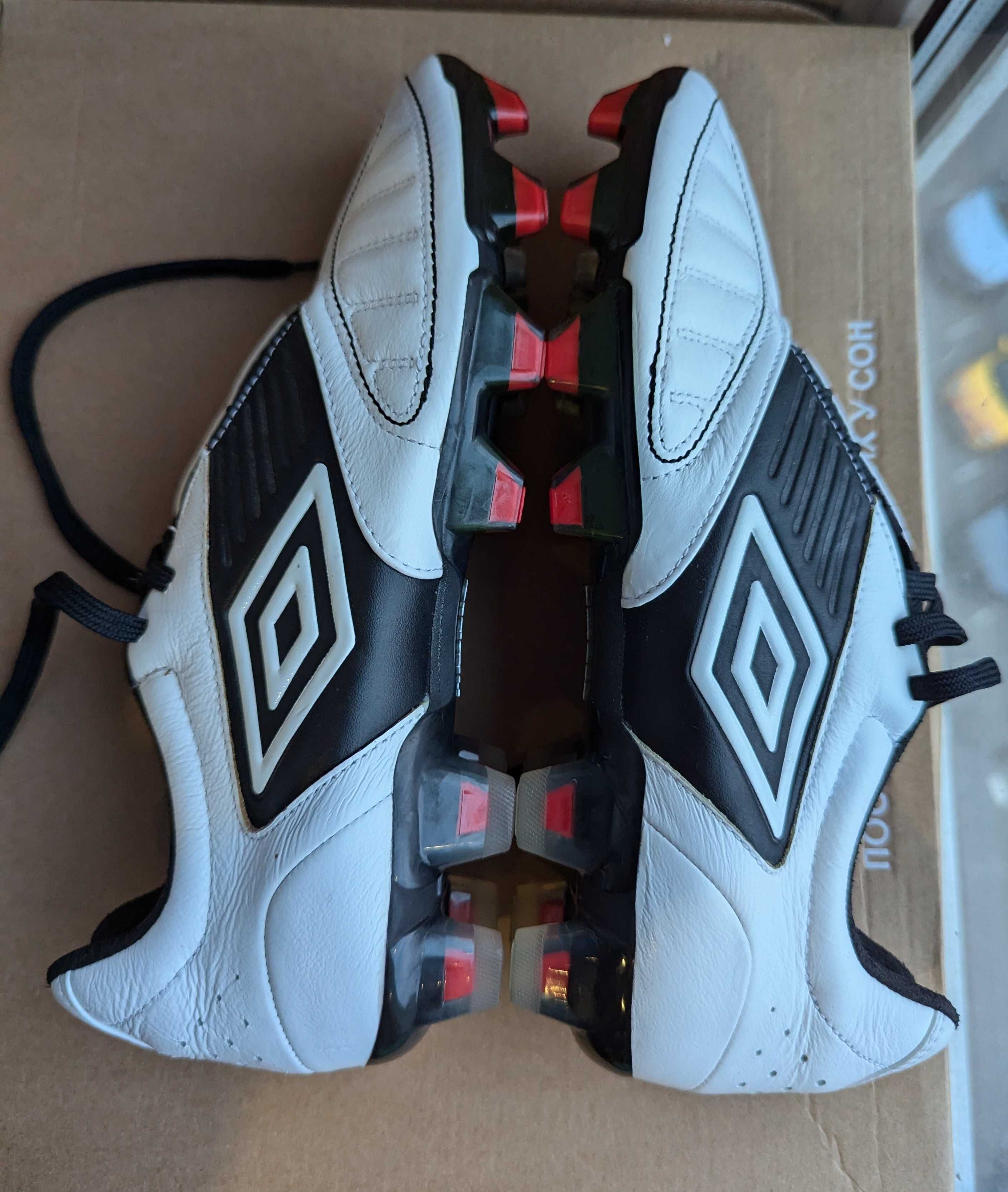 Umbro бутси 40 41 розмір 25,5 см устілка буци бутци копи копки копочки