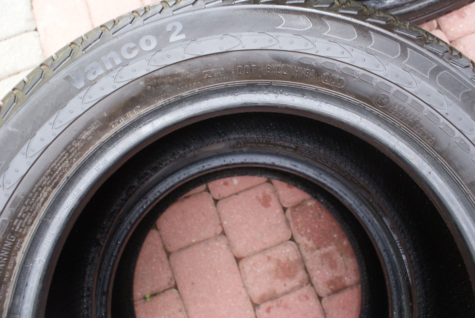 Opony letnie Continental Vanco 2 rozmiar 215/65R16 C 109/107R jak Nowe