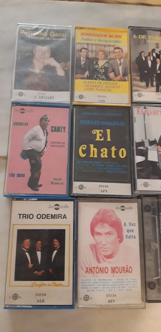 Conjunto de 15 Cassetes de Música Portuguesa