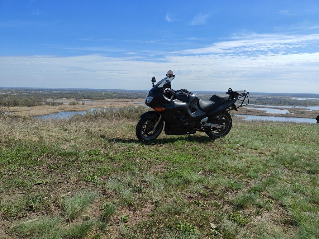 Suzuki GSX750F motorcycle