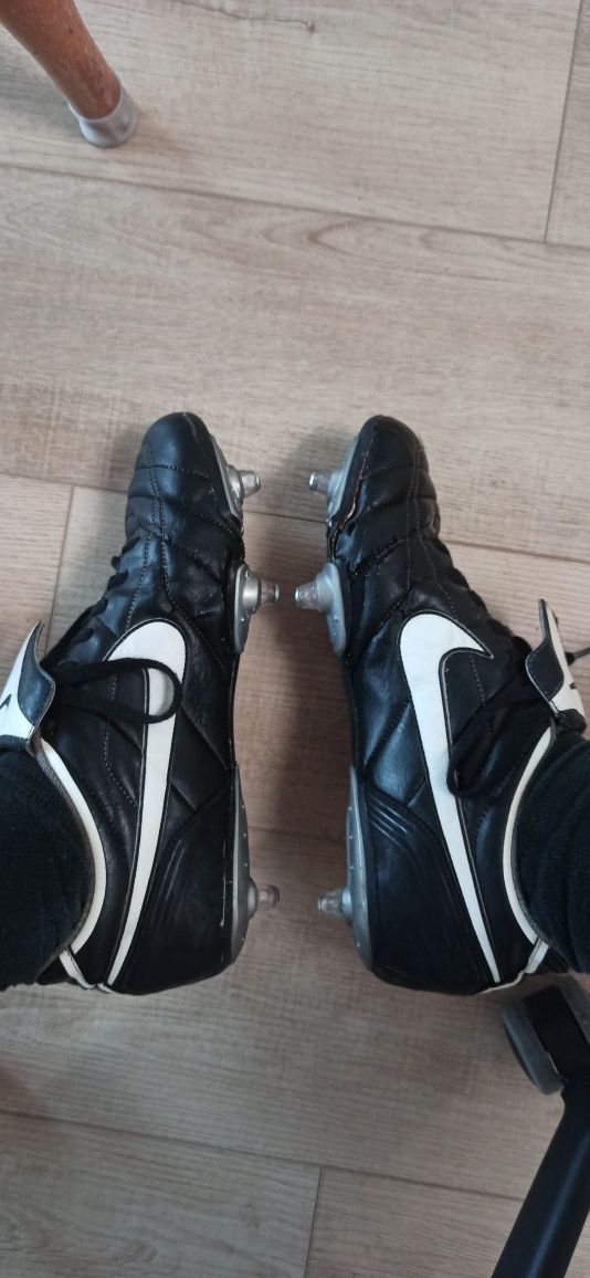 Sprzedam korki wkręty Nike rozmiar 45 29cm skóra