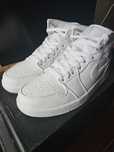 Air jordan 1 mid triple white