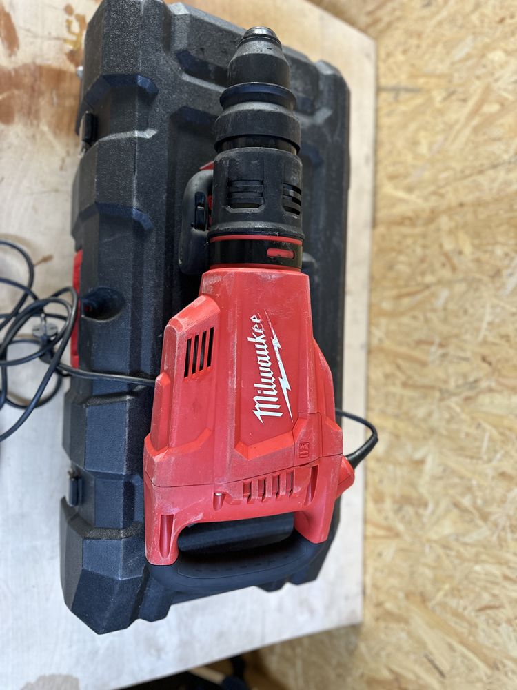 MILWAUKEE K1000S młot wyburzeniowy 10kg SDS - Max