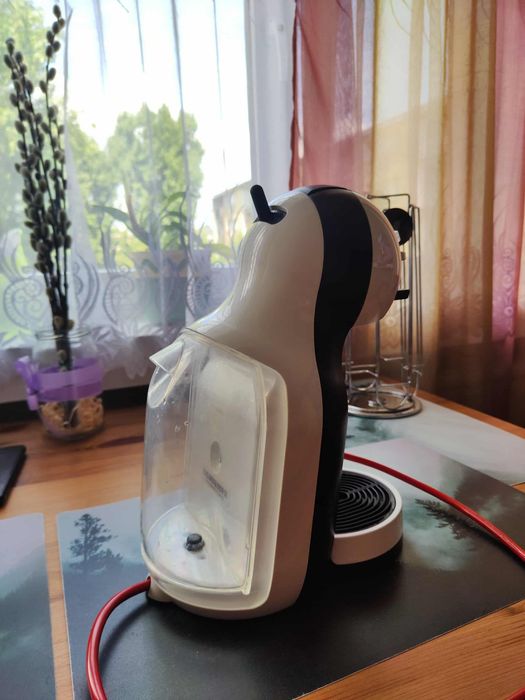 Ekspres na kapsułki Nescafe Dolce Gusto