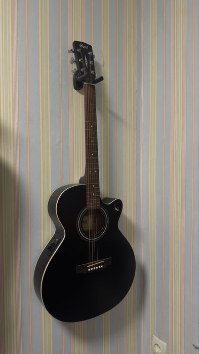 Электро-акустическая гитара Cort SFX-ME +чехол,держатель,колонка