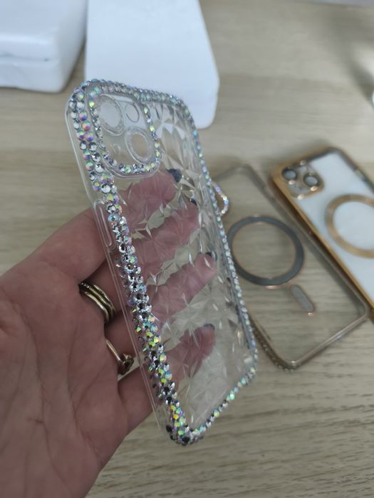 Nowe etui do iPhona 13. Cena za 3szt.