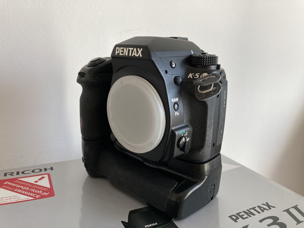 Pentax K5,stan bardzo dobry, Grip Newell