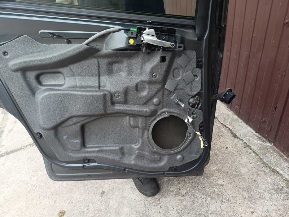 Ford Mondeo mk4 drzwi lewy tył kombi kod X,6
