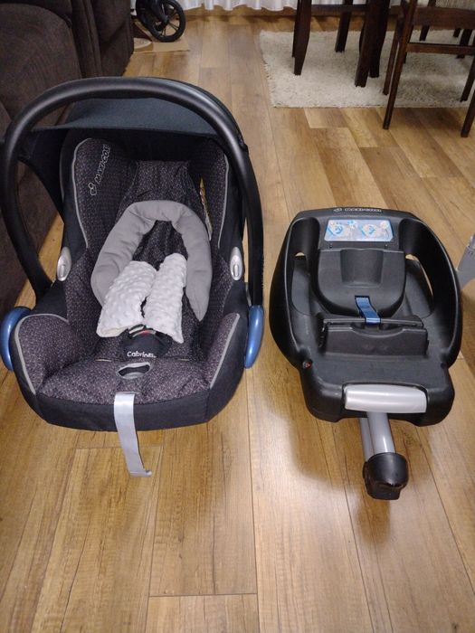 Fotelik samochodowy nosidełko Maxi Cosi Cabrio Fix z bazą easybase