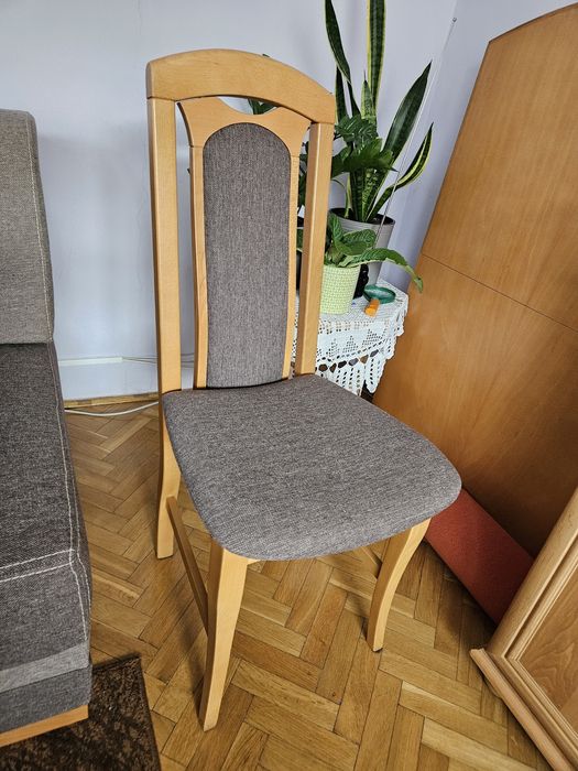 Drewniany stół rozkładany + 6 krzeseł