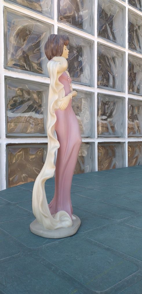 Estatueta de porcelana