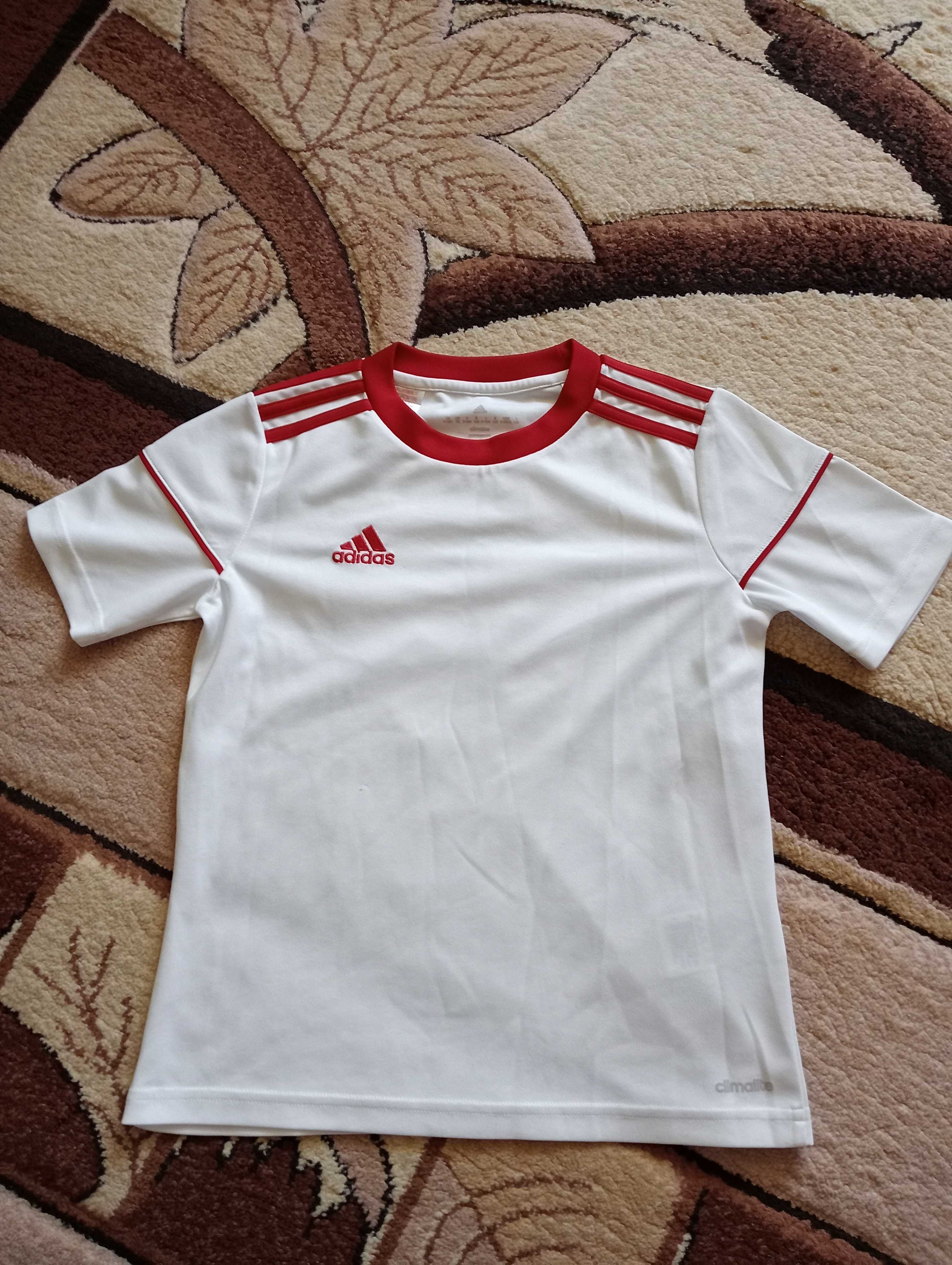 Koszulka adidas z napisem Martynka