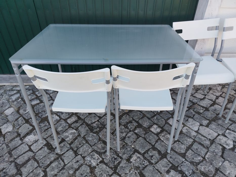Mesa de jantar/ cozinha+ 4 cadeiras