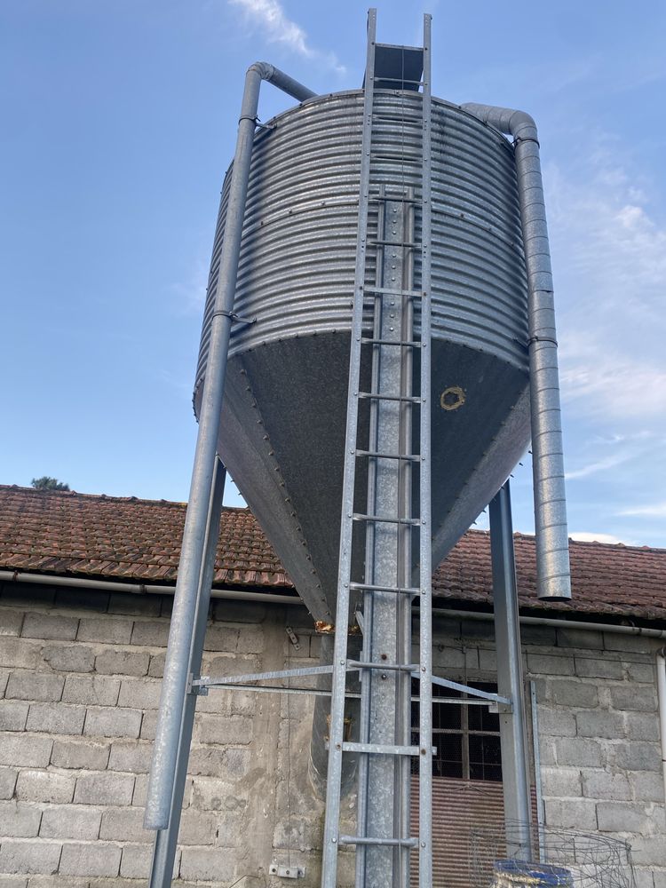 Silo de rações e cereais