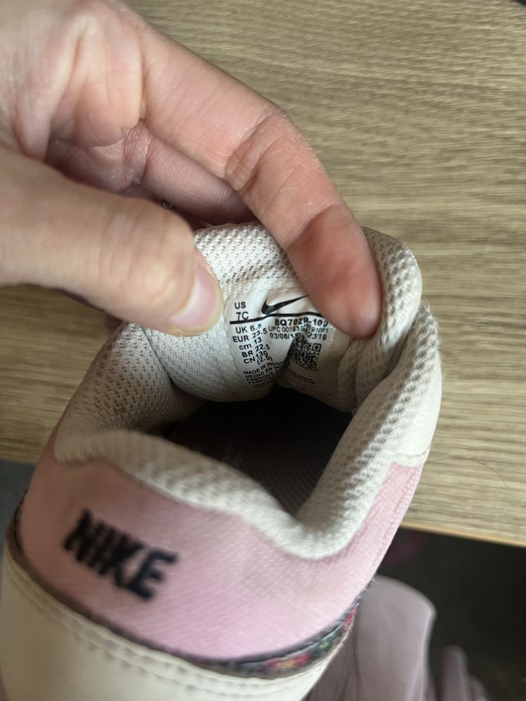 Buty nike rozmiar 23.5