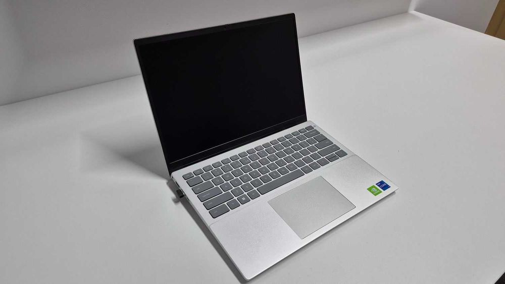 Laptop Dell Inspiron 5420 - Core i7-1255U 14''-FHD 32GB 2TB W11P MX570
