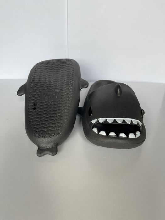 Klapki shark czarne