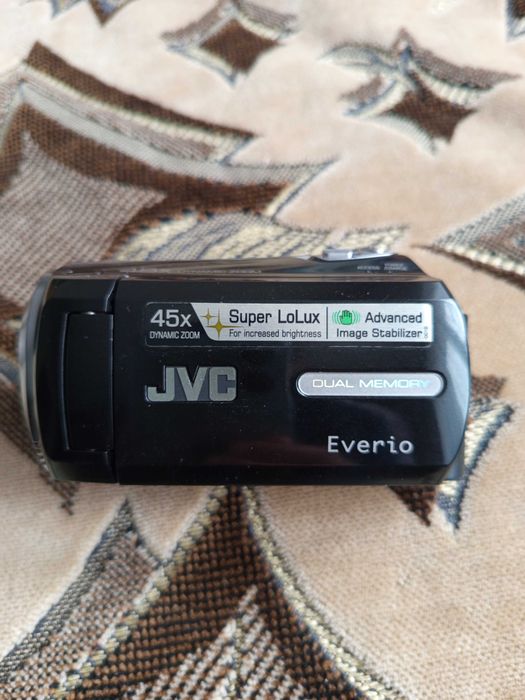 Відеокамера JVC Everio gz-ms215