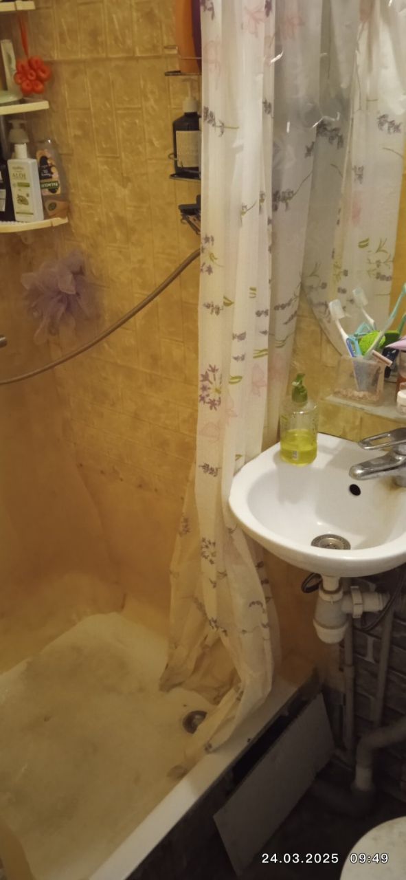 Продам 1/2 дома Артёмовка