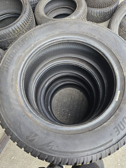 Opony Zimowe R16 215/60-8mm-23Rok-Bridgestone