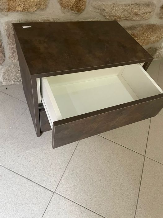 Mesa de cabeceira