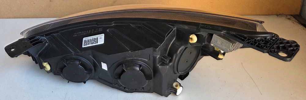 Lampa reflektor prawy przód FORD Focus MK4 LED