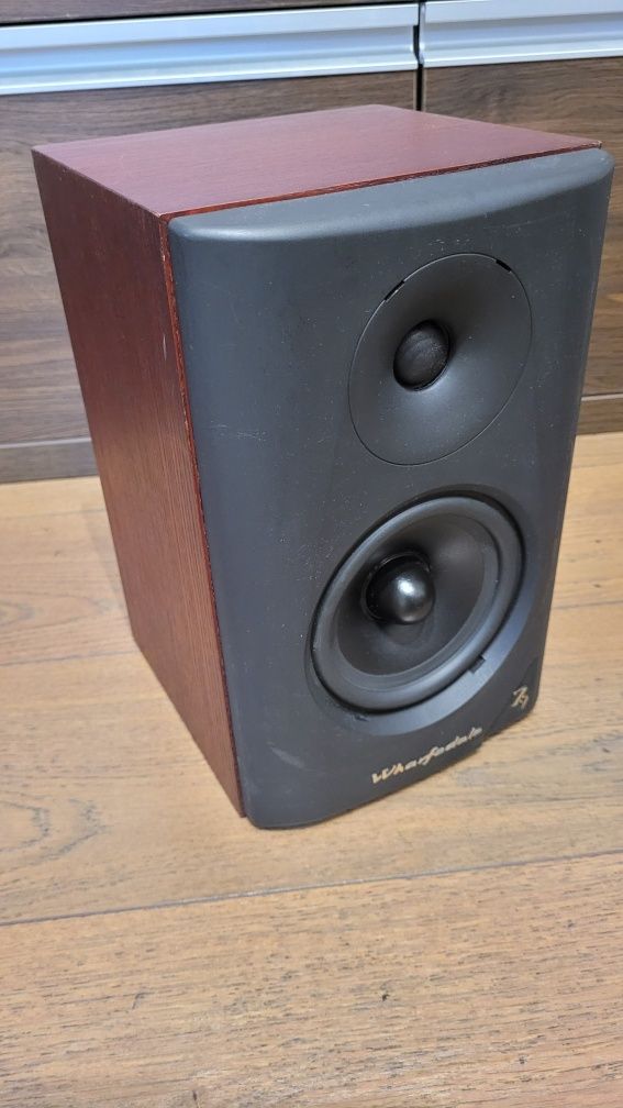 Kolumny WHARFEDALE Diamond 7.2