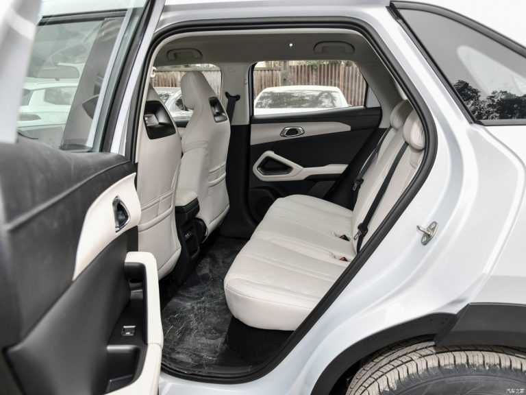 Електромобіль BYD Yuan Up .  AUTOCHINA  Кривий Ріг .