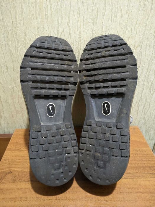 Nike Air Max 2017 чоловічі бігові кросівки розмір 41,5-42 (27 см)