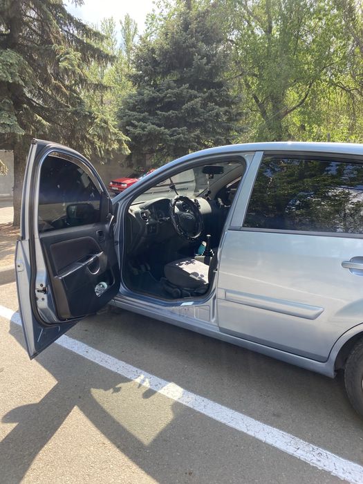 Срочно Ford Fiesta 1.2 газ
