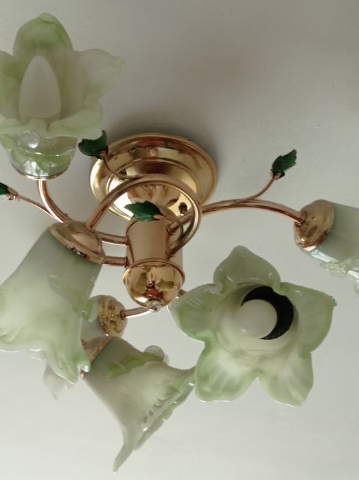 Продам люстру б/у в ідеальному стані