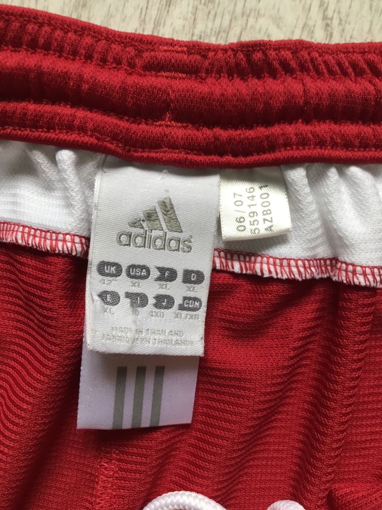 czerwone spodenki sportowe adidas męskie