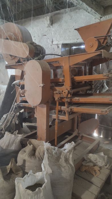 Крупорушка в нормальному стані,мб окремо шнековий податчик,просіювач