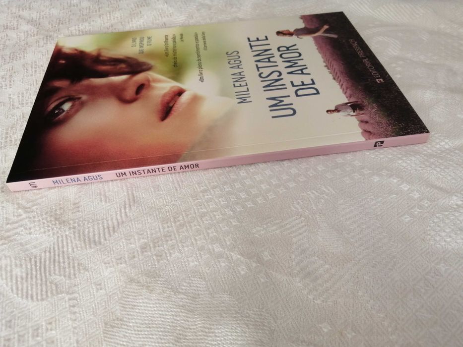 Livro Um Instante de Amor de Milena Agus