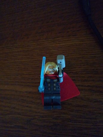Figurka LEGO Thor