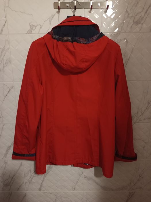 Жіноча куртка 54/56