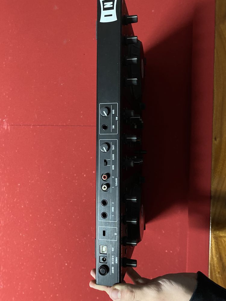 Controladora Dj Traktor S2 MK1