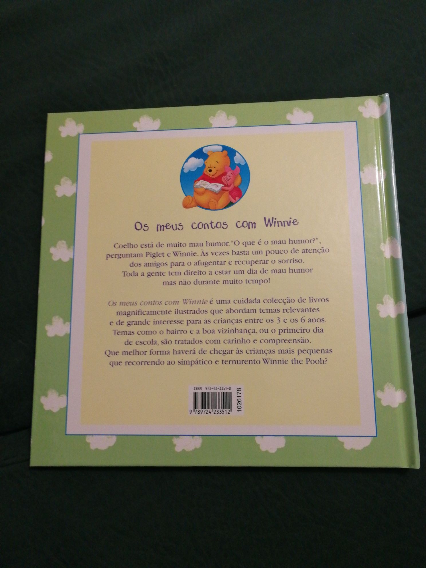 Livro Winnie the Pooh "Coelho está de mau humor"