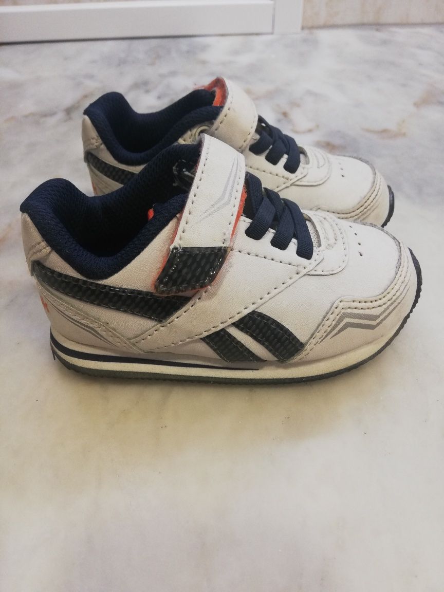 Ténis reebok criança c/luz (tamanhos 21 e 22)