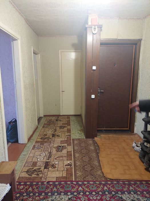 Продам 4х кімн квартиру  с індивидуальним опаленням с. Омельник