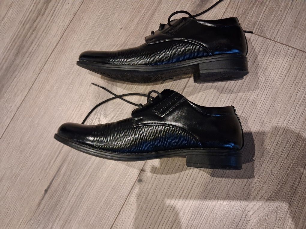 Buty eleganckie chłopięce 32 komunijne
