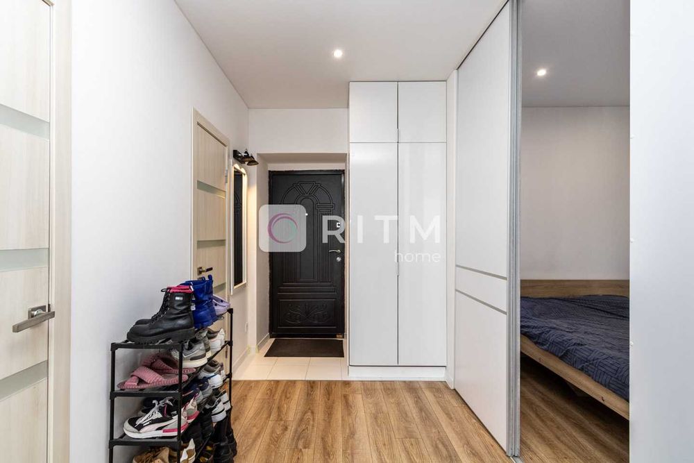 1-к. квартира + кухня-студія у центрі міста за вул. Мельника