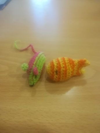 Brinquedos para gatos em crochet, com catnip