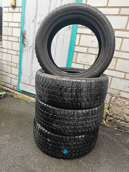 Зимові шини Bridgestone 235/50 R19