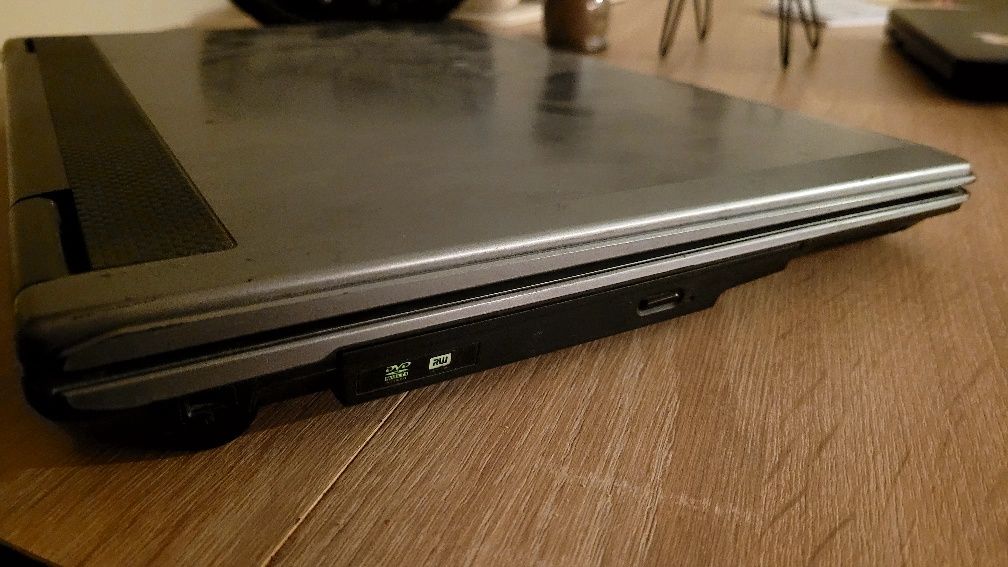 Komputer Asus F3S uszkodzony