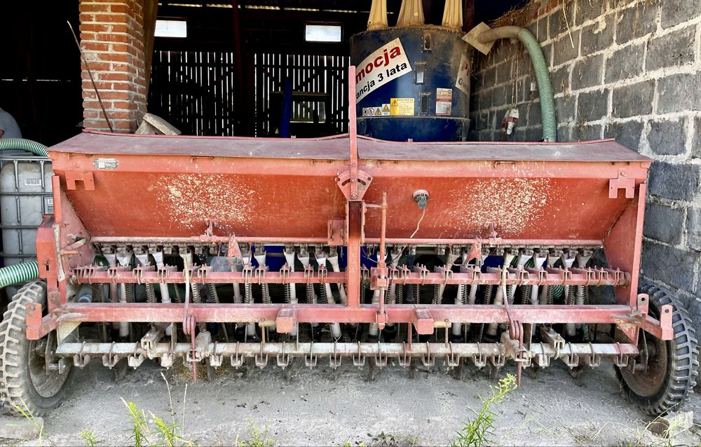 Siewnik zbożowy 3m Agromet-Kraj - sprawny