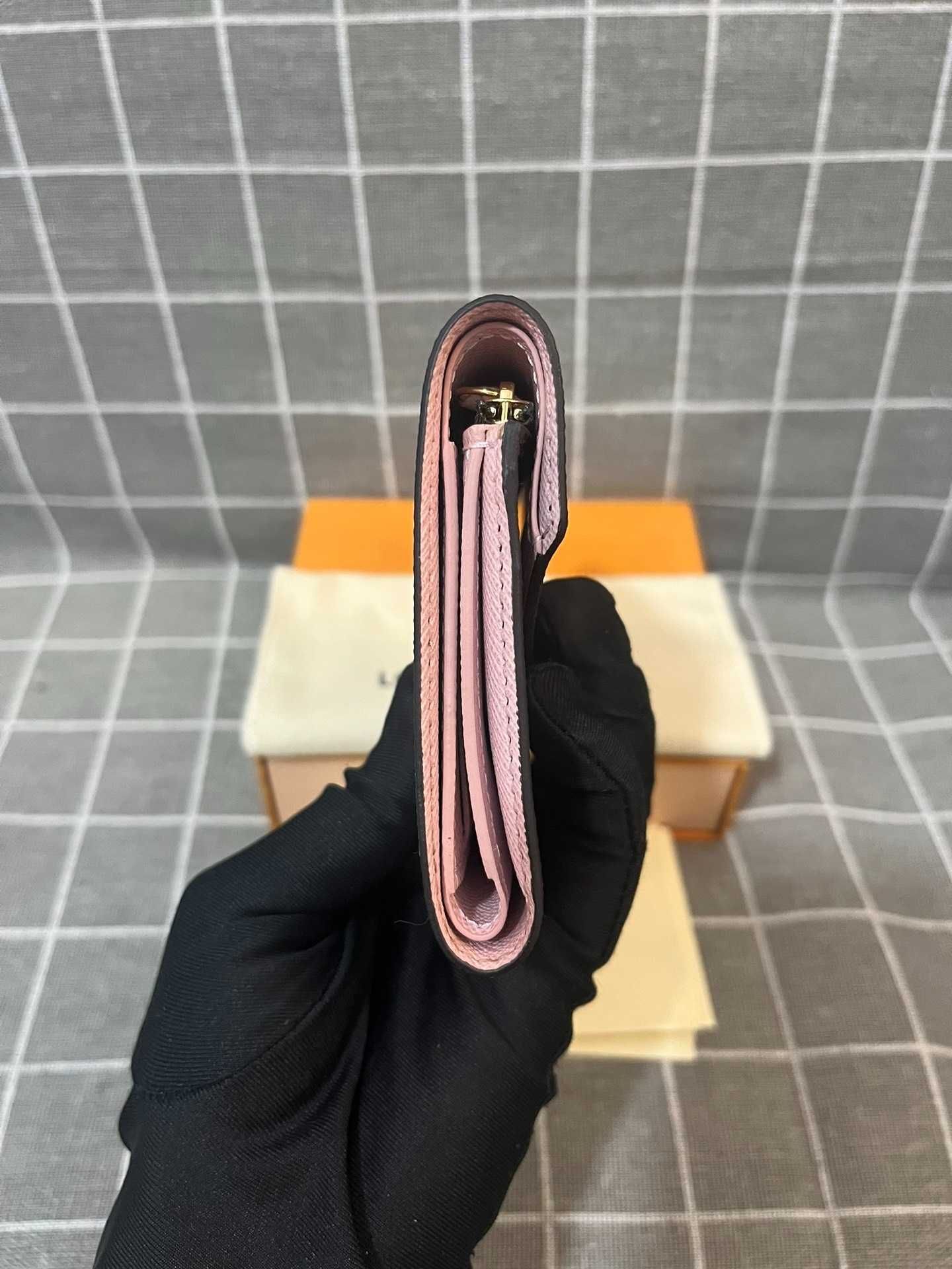 Nowe LV Louis Vuitton Victorine Mały portfel Różowy przycisk
