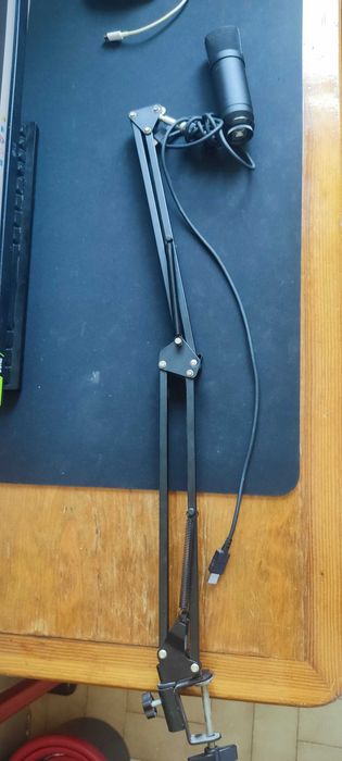 Microfone Marantz MPM-1000U c/ braço de suporte.