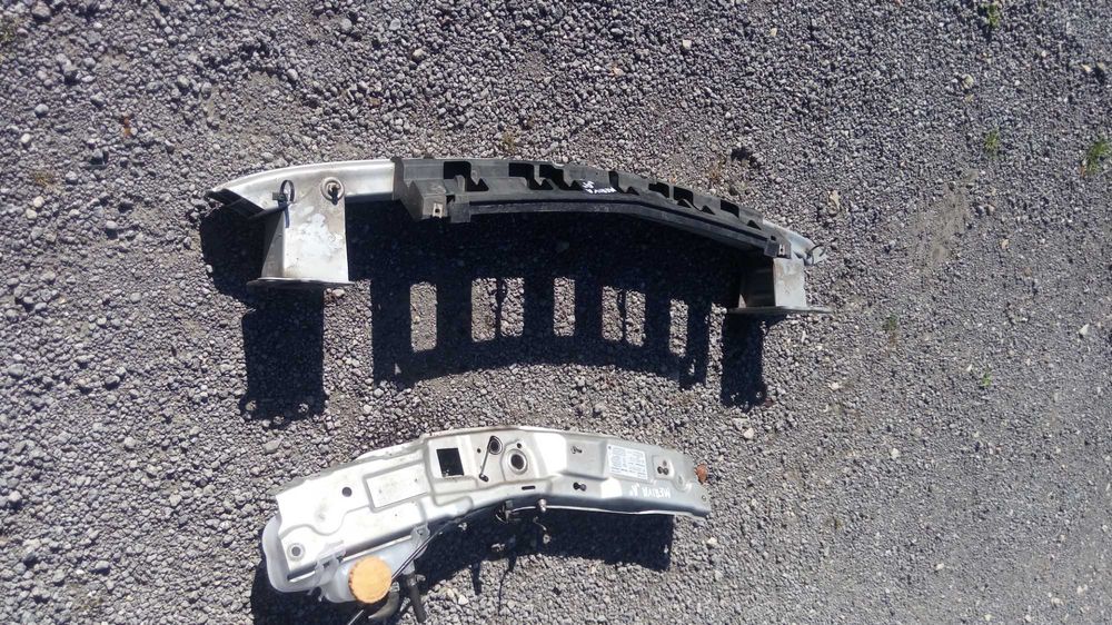 Opel Meriva A Belka zderzaka Przód Pas górny srebrny Z157